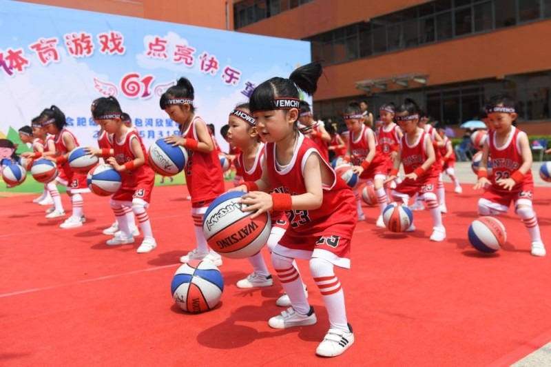 洛夫顿伤退，上海男篮有麻烦了？